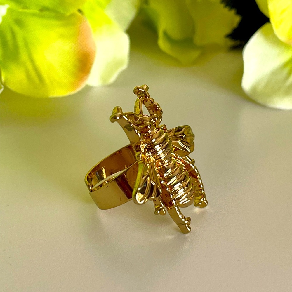 Gold bee adjustable ring - Picture 6 of 6